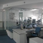 Стеклянные офисные перегородки как важный элемент интерьера коворкинг-центров