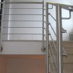 Стальные ограждения для лестниц с ригелями и их модификации