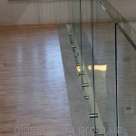 Лестничные стеклянные ограждения из триплекса: основные особенности