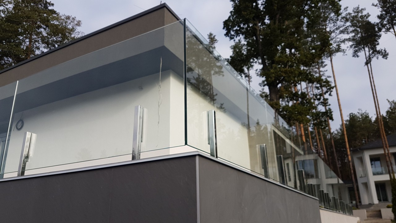Пример стеклянного ограждения для террасы от Аспект-Плюс